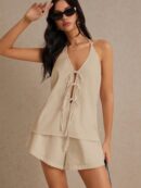 Set Casual de Verano con Top Halter y Shorts