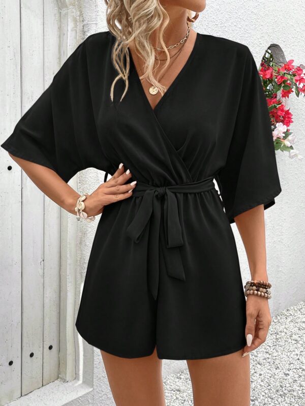 Romper de Verano con Cintura Alta y Textura de Encaje Floral - Image 3