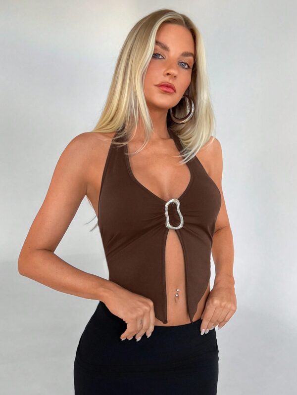 Camisola Ajustada con Cuello Halter, Espalda Descubierta y Decoración Metálica - Image 30