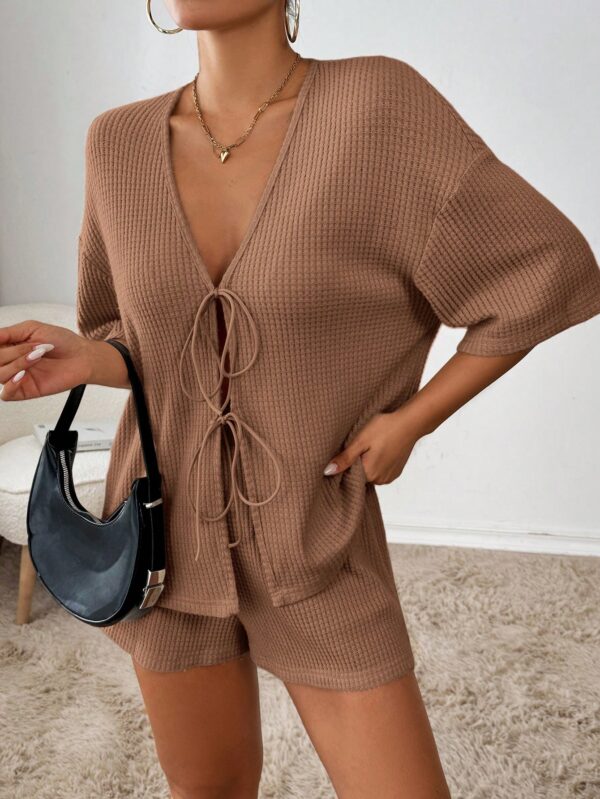 Conjunto Casual de Top con Hombros Caídos y Shorts - Image 17