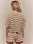 Conjunto Casual de Camiseta y Shorts a Rayas con Hombros Caídos