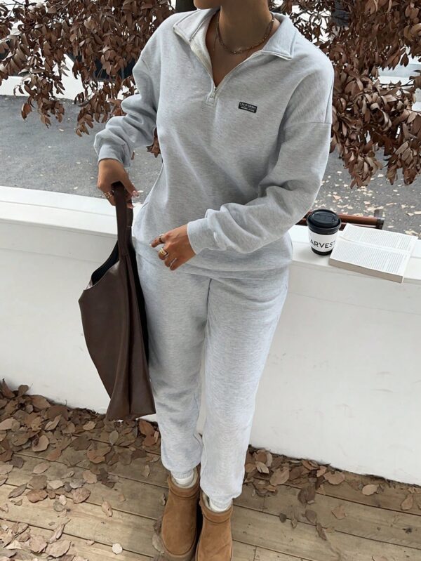 Set de Sudadera y Joggers de Fleece con Cierre y Cuello Alto - Image 7