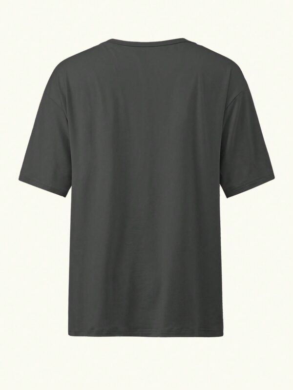 Camiseta Oversize con Estampado Vaquero y Cuello Redondo - Image 7