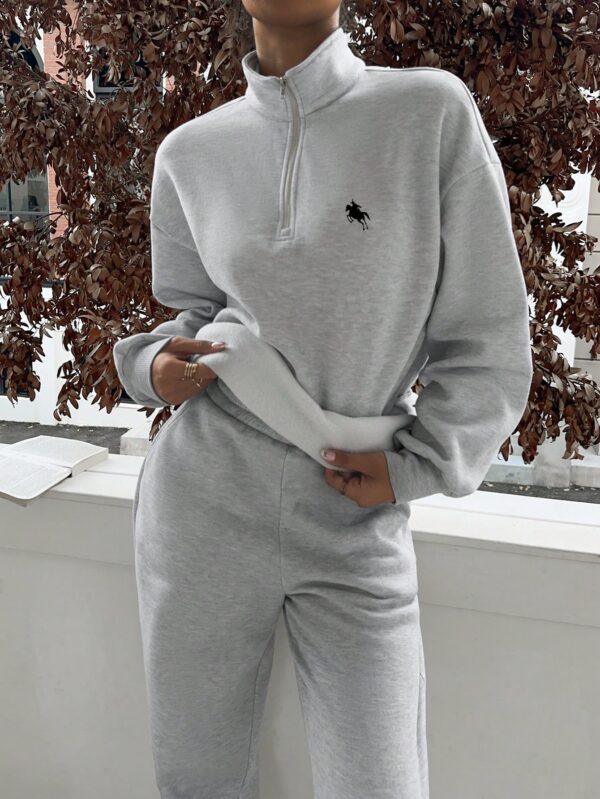 Set de Sudadera y Joggers de Fleece con Cierre y Cuello Alto - Image 14