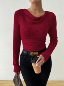Camiseta Asimétrica Vintage con Cuello Drapeado y Manga Larga Ajustada