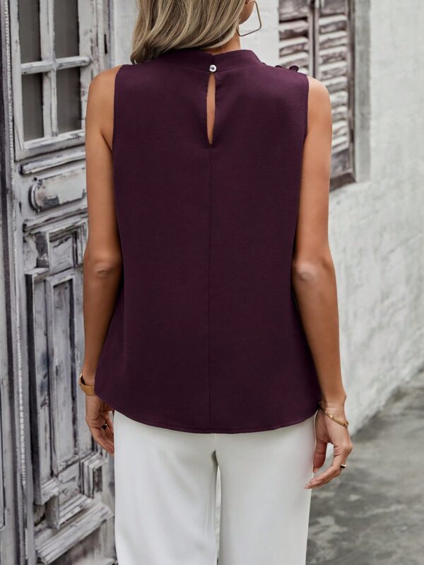 Blusa sin Mangas de Cuello Alto con Detalles Elegantes - Image 29