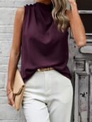 Blusa sin Mangas de Cuello Alto con Detalles Elegantes