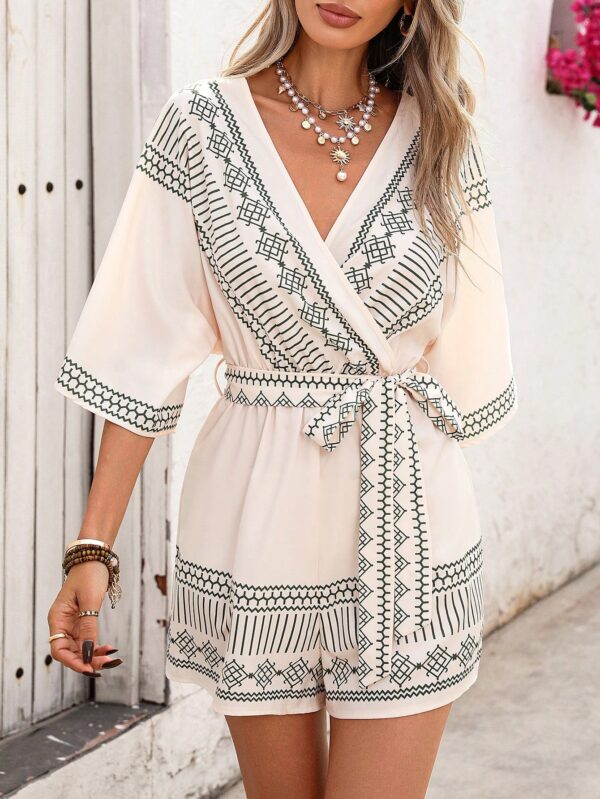 Romper de Verano con Cintura Alta y Textura de Encaje Floral - Image 27