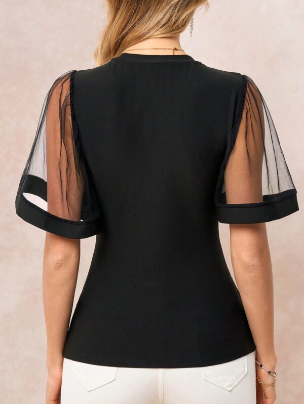 Remera Negra de Negocios Casual con Mangas Flare en Malla - Image 15