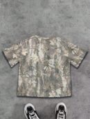 Remera Casual Oversize con Estampado Camuflado y Manga Corta