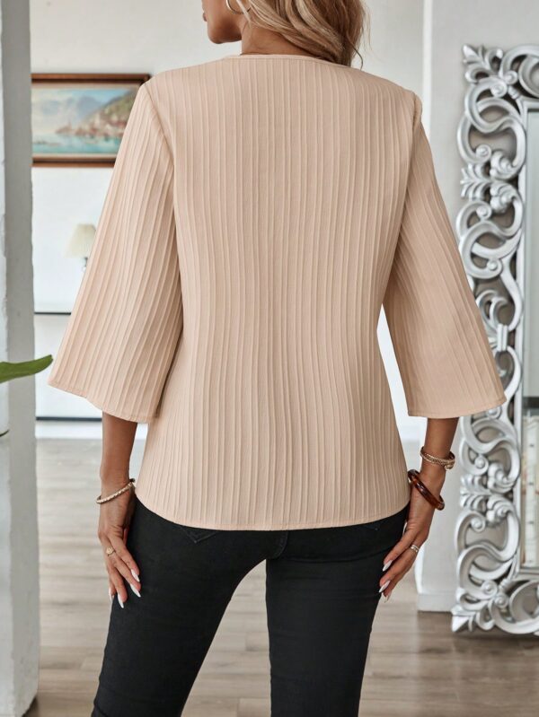 Blusa Casual de Manga Tres Cuartos en Color Sólido con Cuello V - Image 39