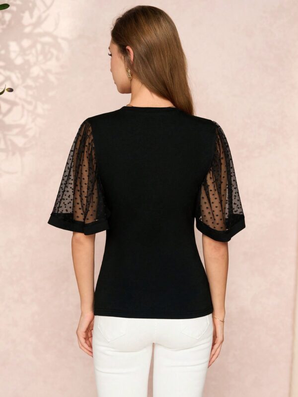 Remera Negra de Negocios Casual con Mangas Flare en Malla - Image 34