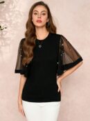 Remera Negra de Negocios Casual con Mangas Flare en Malla