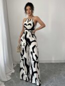 Mono Largo Estampado con Cuello Halter y Detalles Fruncidos