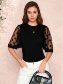 Remera Negra de Negocios Casual con Mangas Flare en Malla