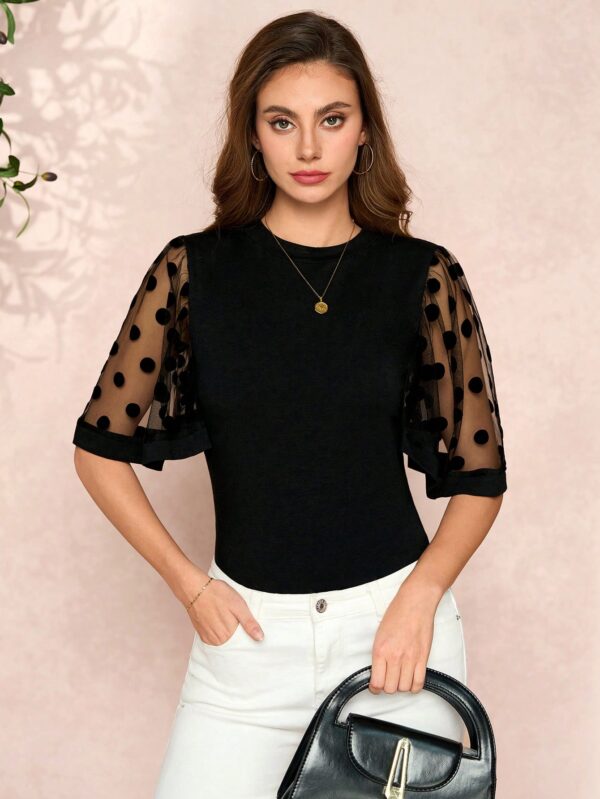 Remera Negra de Negocios Casual con Mangas Flare en Malla - Image 24