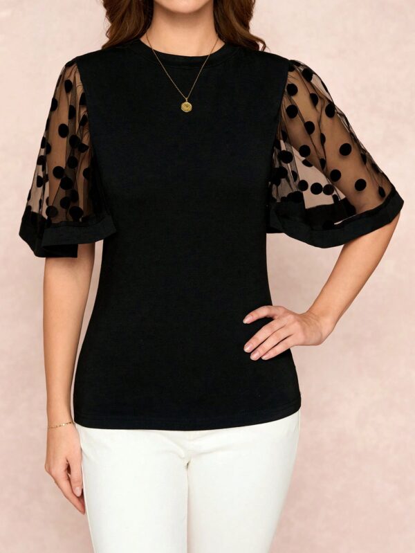 Remera Negra de Negocios Casual con Mangas Flare en Malla - Image 25