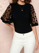 Remera Negra de Negocios Casual con Mangas Flare en Malla