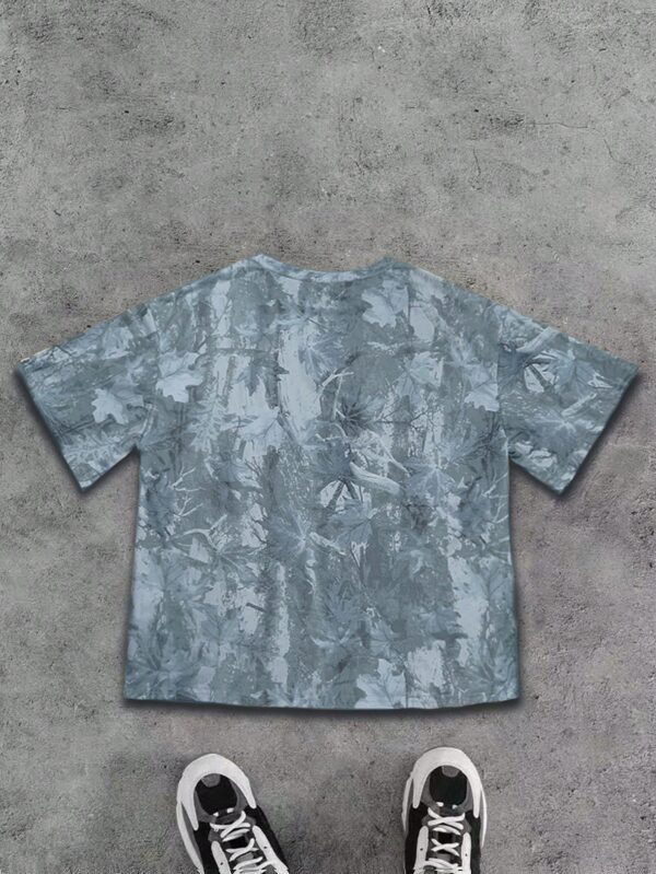 Remera Casual Oversize con Estampado Camuflado y Manga Corta - Image 18