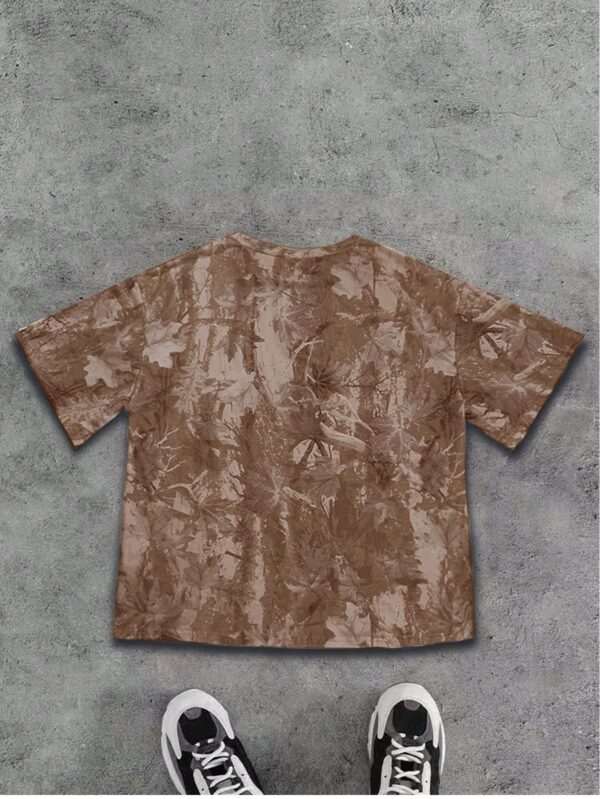 Remera Casual Oversize con Estampado Camuflado y Manga Corta - Image 41