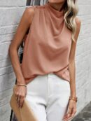 Blusa sin Mangas de Cuello Alto con Detalles Elegantes
