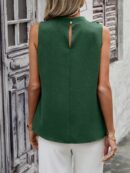 Blusa sin Mangas de Cuello Alto con Detalles Elegantes
