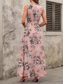Mono Largo Elegante con Estampado Arcoíris y Abertura Lateral