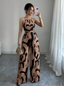 Mono Largo Estampado con Cuello Halter y Detalles Fruncidos