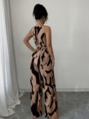 Mono Largo Estampado con Cuello Halter y Detalles Fruncidos