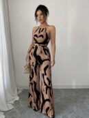Mono Largo Estampado con Cuello Halter y Detalles Fruncidos