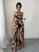 Mono Largo Estampado con Cuello Halter y Detalles Fruncidos