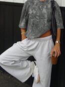 Remera Casual Oversize con Estampado Camuflado y Manga Corta