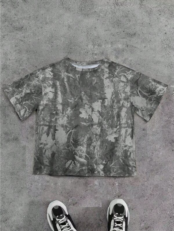 Remera Casual Oversize con Estampado Camuflado y Manga Corta - Image 4