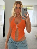 Camisola Ajustada con Cuello Halter, Espalda Descubierta y Decoración Metálica