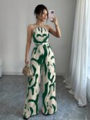 Mono Largo Estampado con Cuello Halter y Detalles Fruncidos
