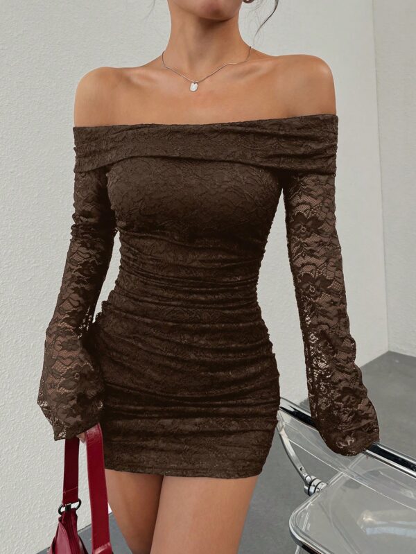 Vestido Bodycon de Encaje con Hombros Descubiertos - Image 26