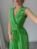 Mono Elegante de Doble Botonadura con Pliegues y Cinturón